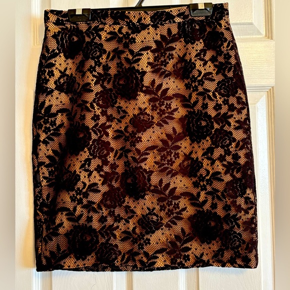 Vero Moda Lace Skirt 34 - Picture 1 of 6